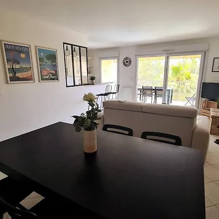L'acaulis Avec Piscine A 6 Min A Pied De La * Fréjus