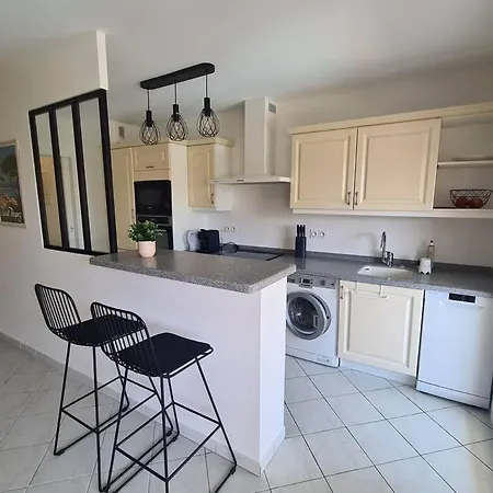 Apartmán L'acaulis Avec Piscine A 6 Min A Pied De La Fréjus