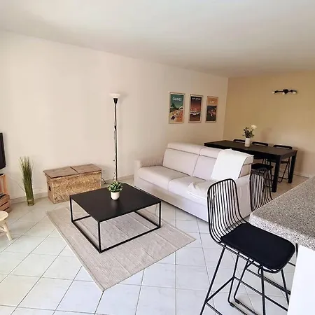 L'acaulis Avec Piscine A 6 Min A Pied De La *