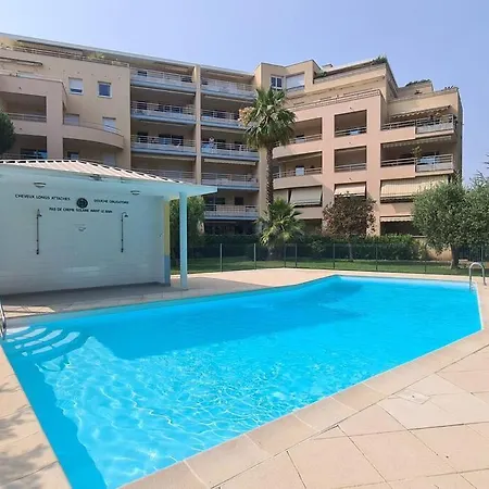 L'acaulis Avec Piscine A 6 Min A Pied De La Fréjus