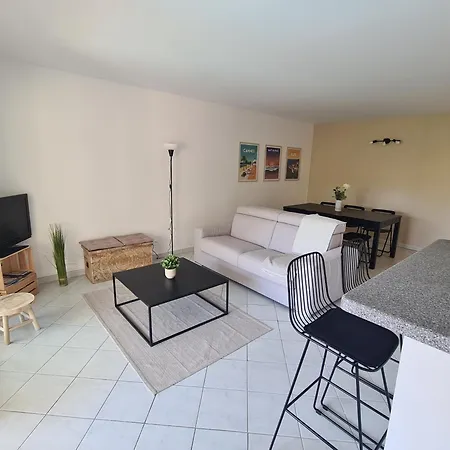Apartmán L'acaulis Avec Piscine A 6 Min A Pied De La Fréjus
