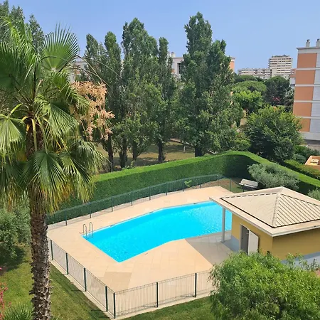 Apartmán L'acaulis Avec Piscine A 6 Min A Pied De La Fréjus